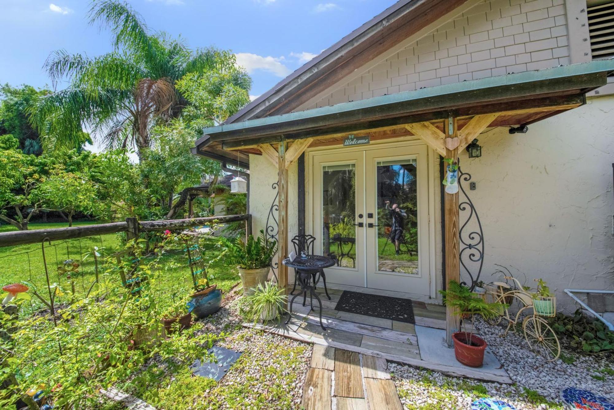 La Quiete Cove For One Bed & Breakfast Lake Worth Beach Bagian luar foto